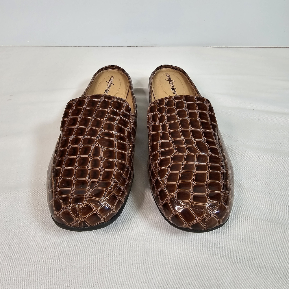 Comfortview Brown Croc-Embossed Mules